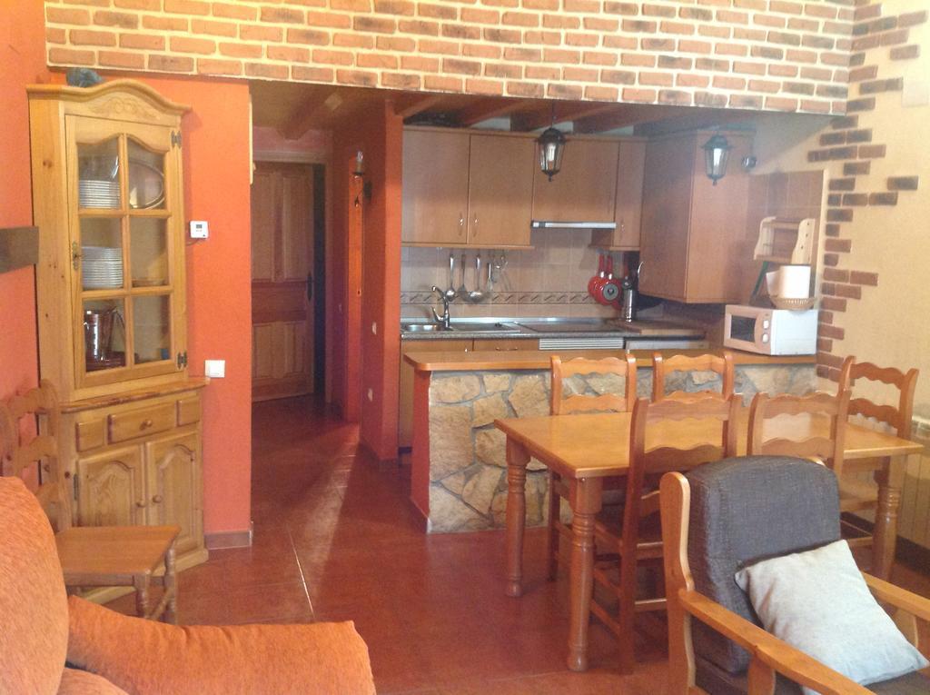 Casa Rural La Vega De Gredos Guest House San Martin de la Vega del Alberche ภายนอก รูปภาพ